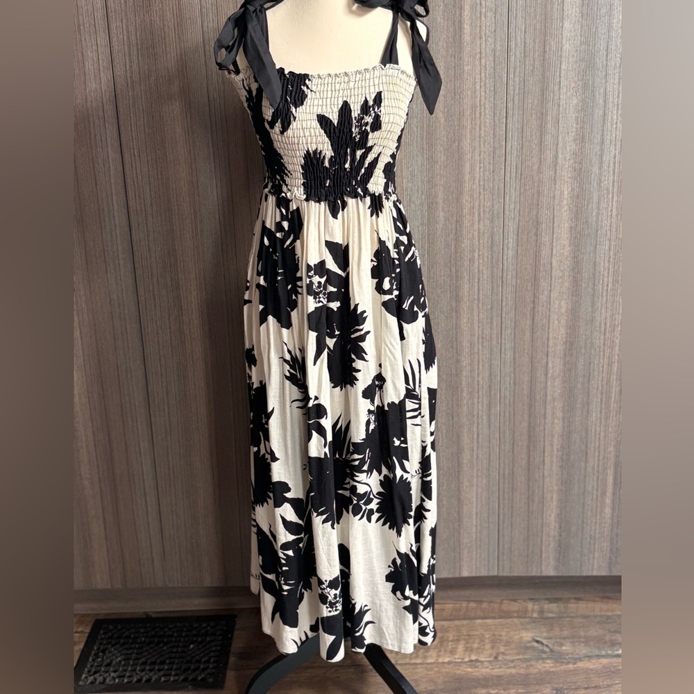 Zara Black and White Floral Maxi Dress size small